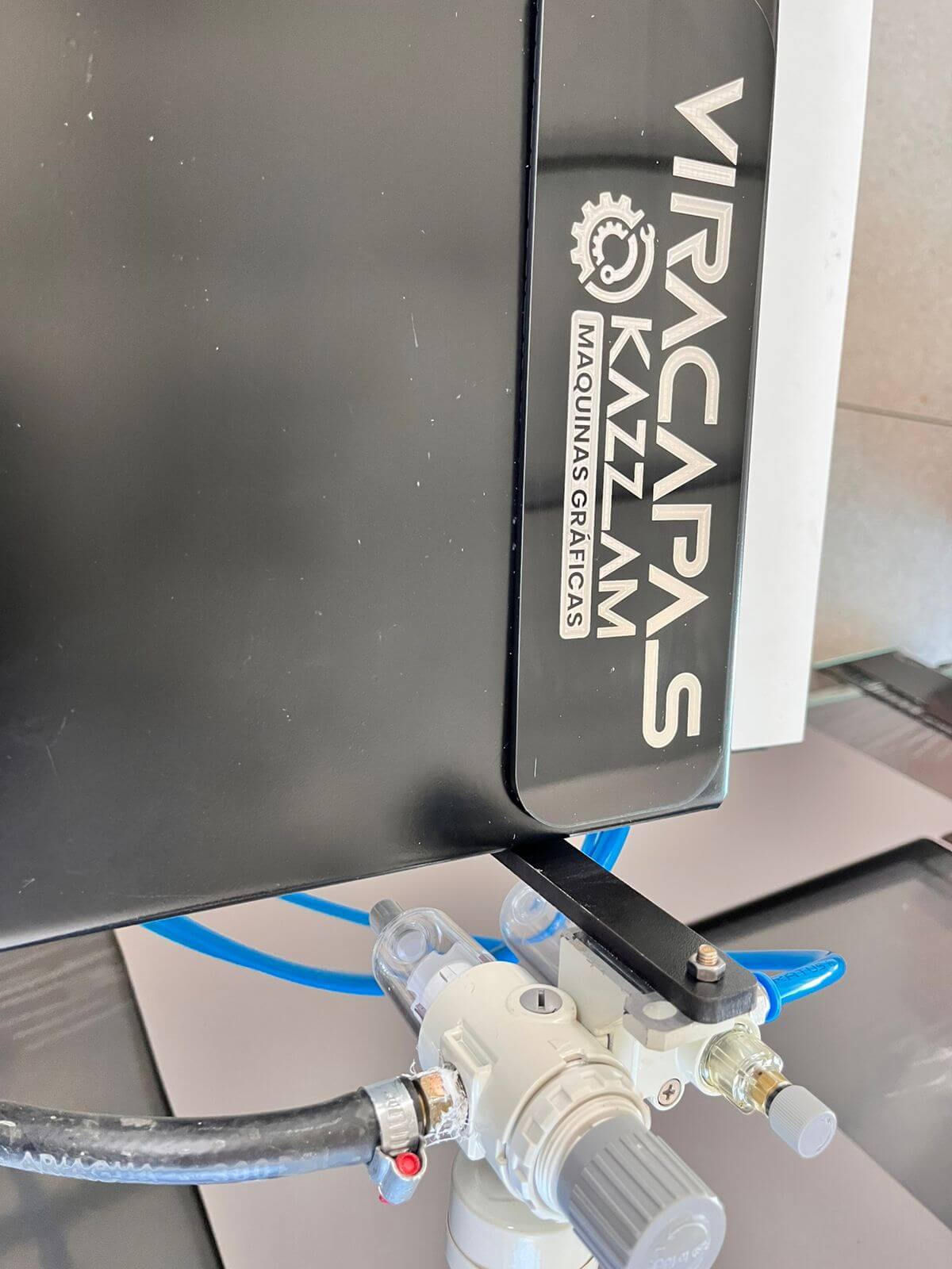 ViraCapas Dobradeira de capas com COLA